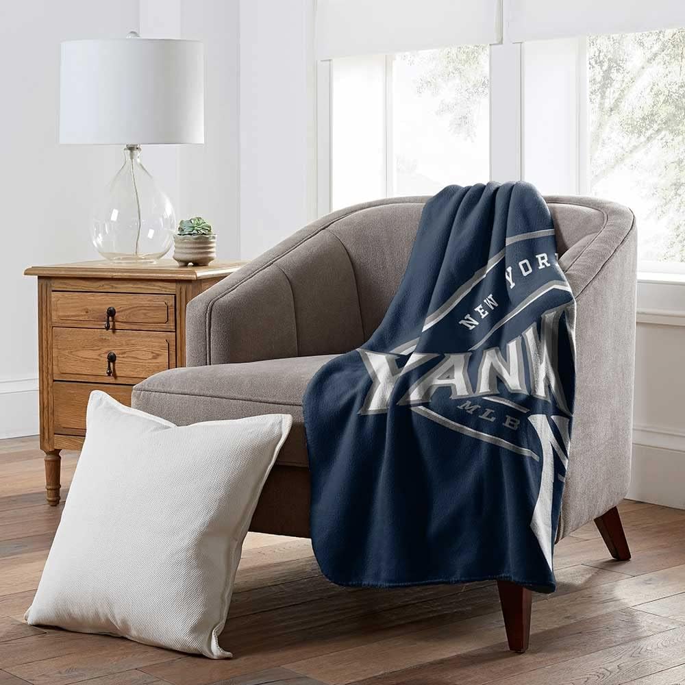 NORTHWEST Officially Licensed MLB Fleece Throw Blanket 50" x 60" (New York Yankees) - Image 2